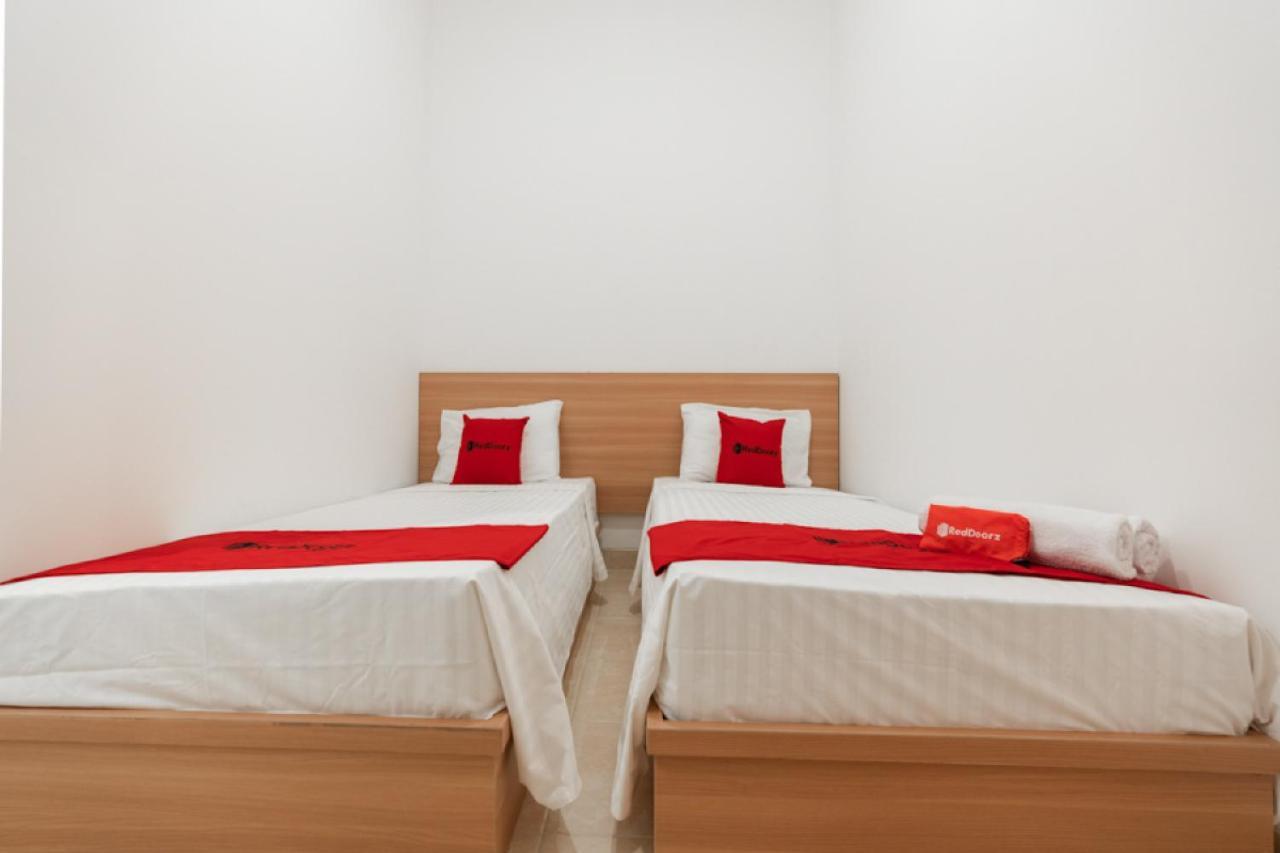 Reddoorz @ Graha Cemerlang Maros Kallikalli Εξωτερικό φωτογραφία